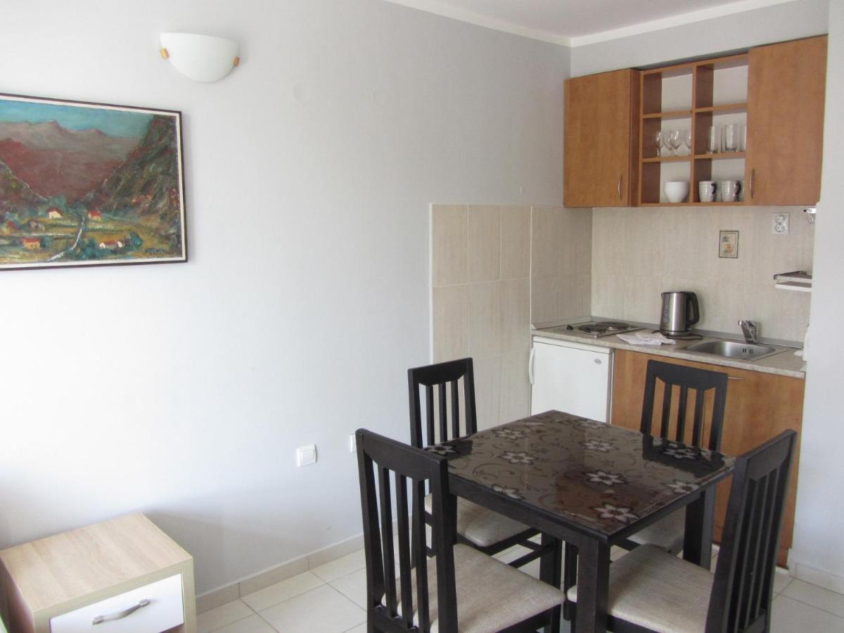 Cernogoriya Voyage Apartamento Rafajlovići Exterior foto