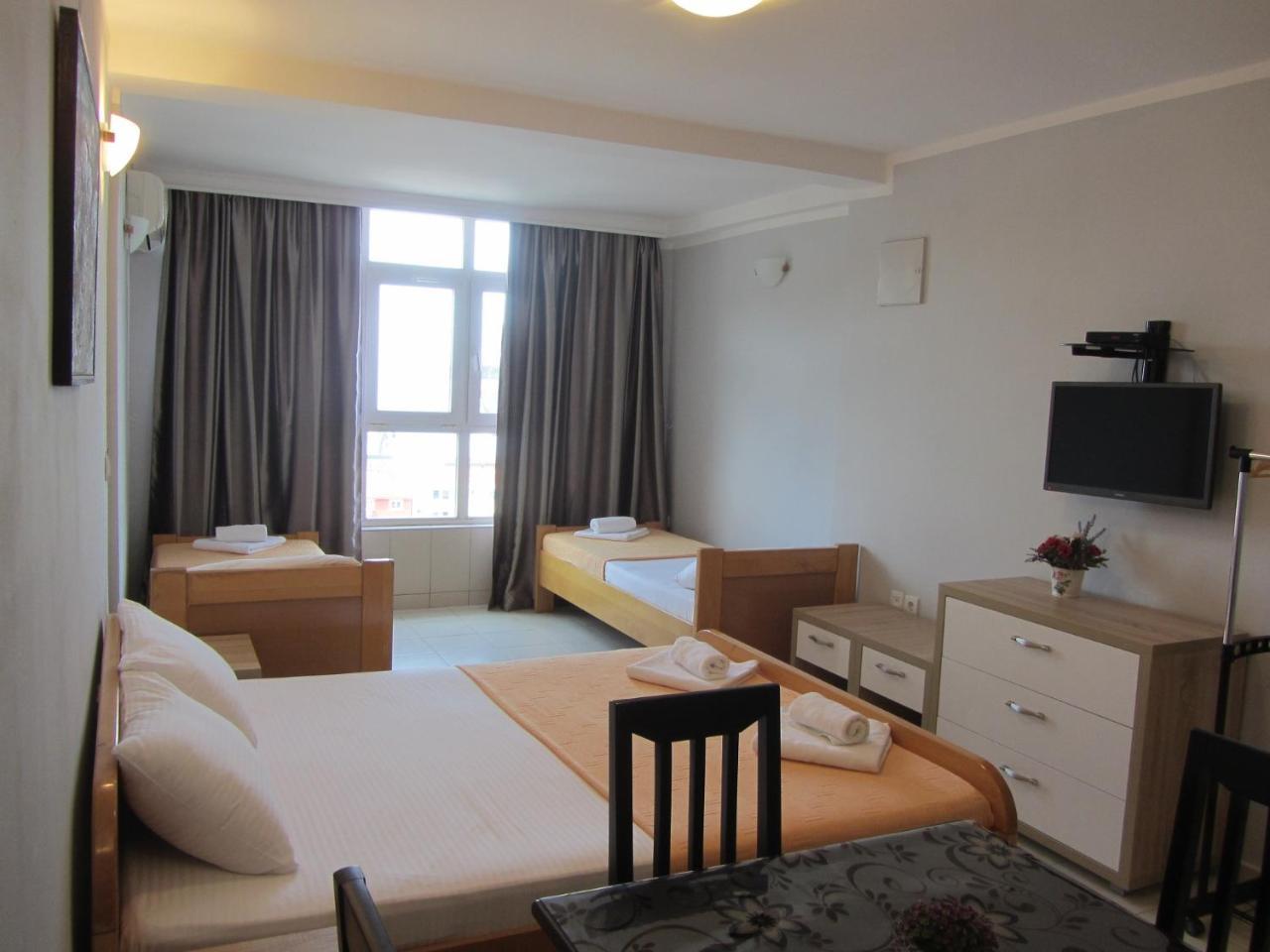 Cernogoriya Voyage Apartamento Rafajlovići Exterior foto