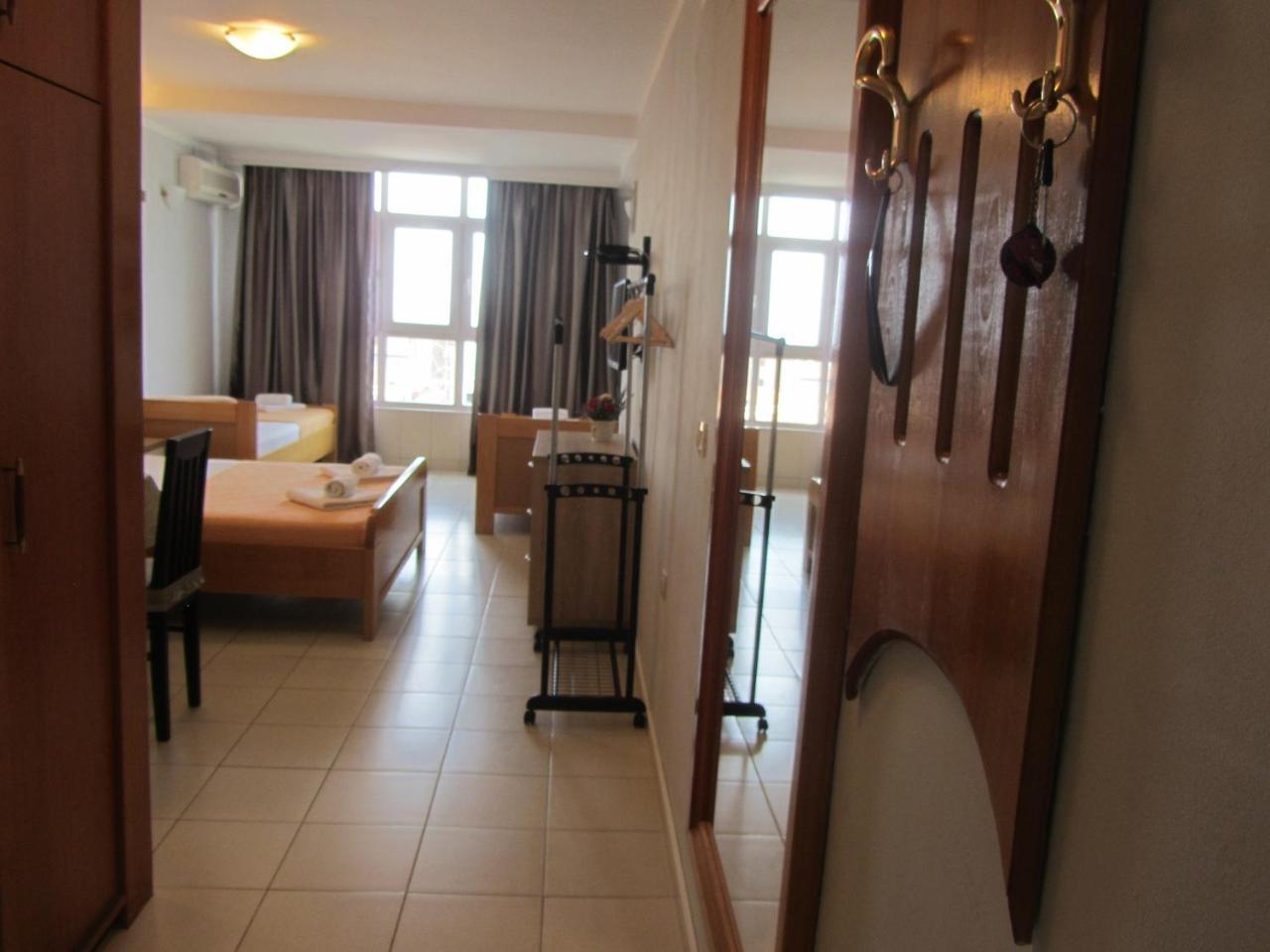 Cernogoriya Voyage Apartamento Rafajlovići Exterior foto