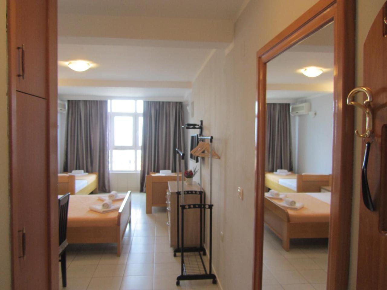 Cernogoriya Voyage Apartamento Rafajlovići Exterior foto