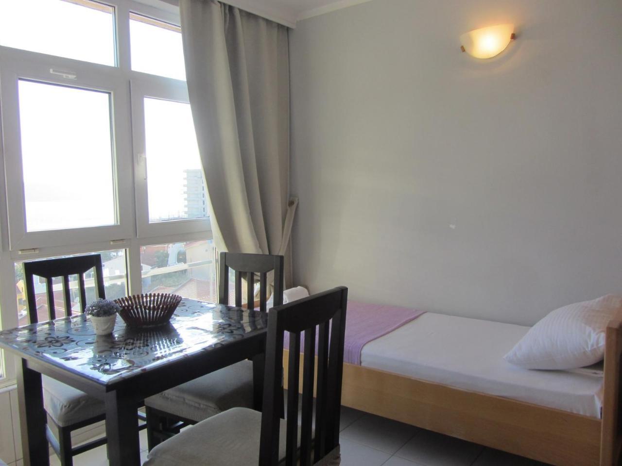 Cernogoriya Voyage Apartamento Rafajlovići Exterior foto